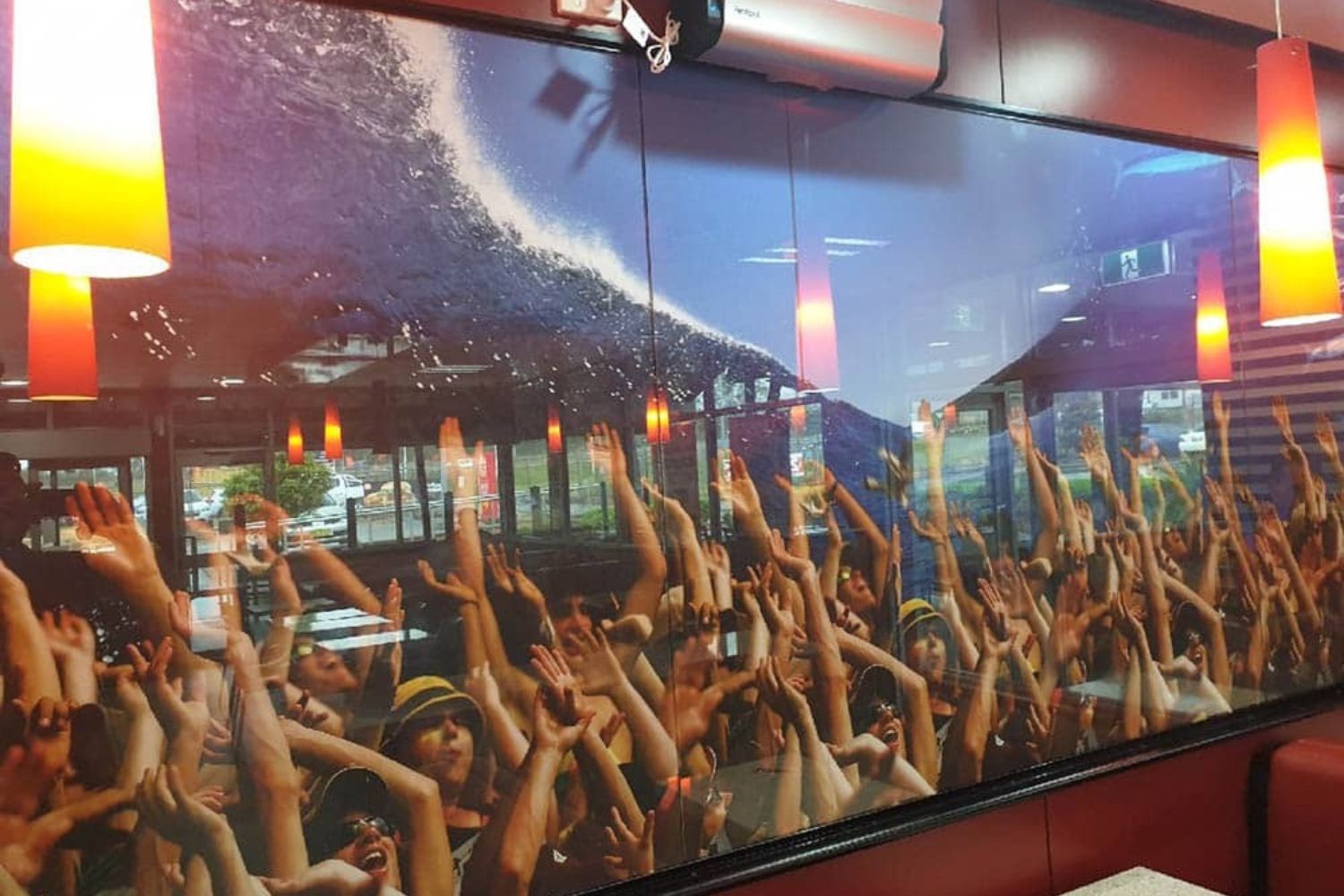 Commercial glass panel wall design