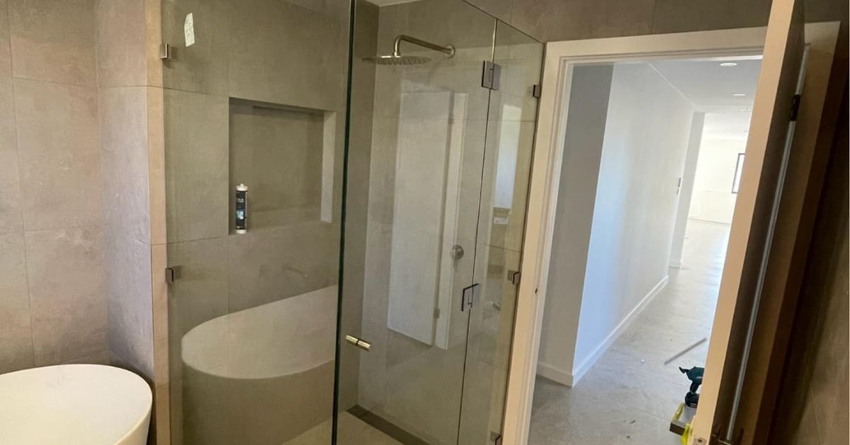Custom Shower Screen Vs Pre Fabricated Shower Screens